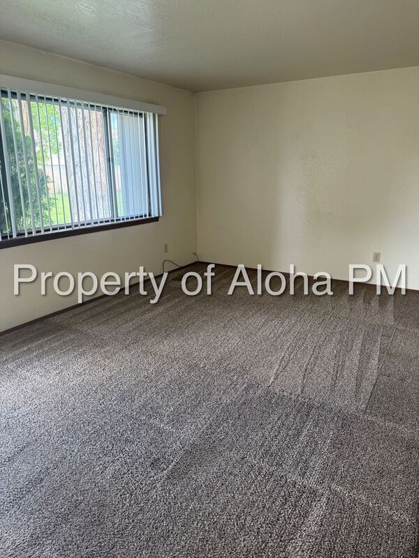 Foto del edificio - 3252 S Law Ave
