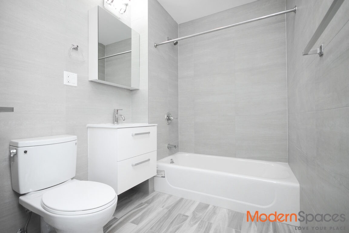 Foto principal - 124-20 Queens Blvd