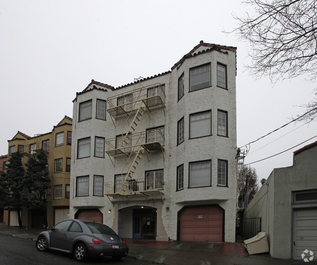 Foto del edificio - 2416 8th Ave