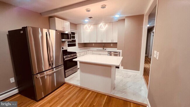 Foto del edificio - 14303 Chesterfield Dr