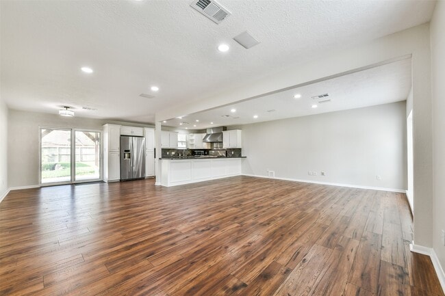 Building Photo - 304 Bellmar Ln