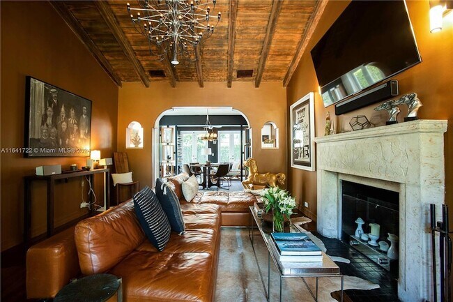 Foto del edificio - 738 NE 72nd Terrace