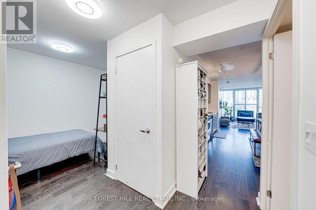Photo du bâtiment - 320 Richmond St E