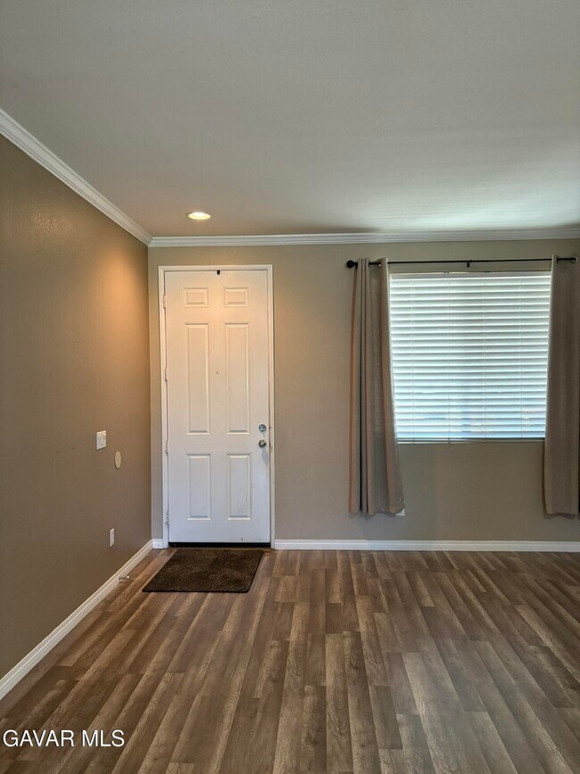 Foto del edificio - 2751 Trudeau Ln