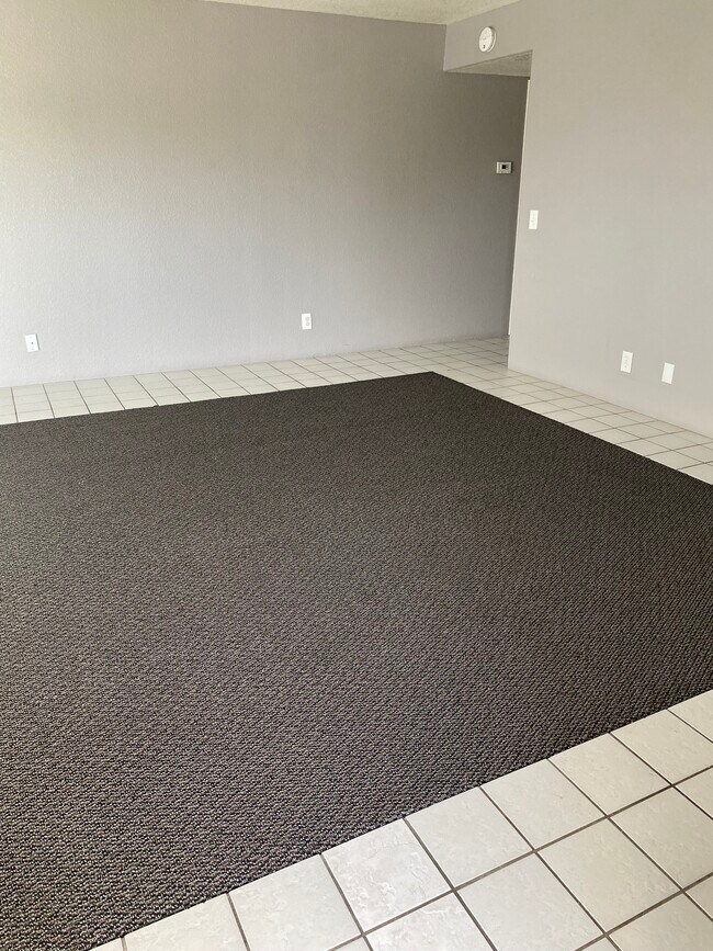 Living Room - 2798 N Junipero Ave