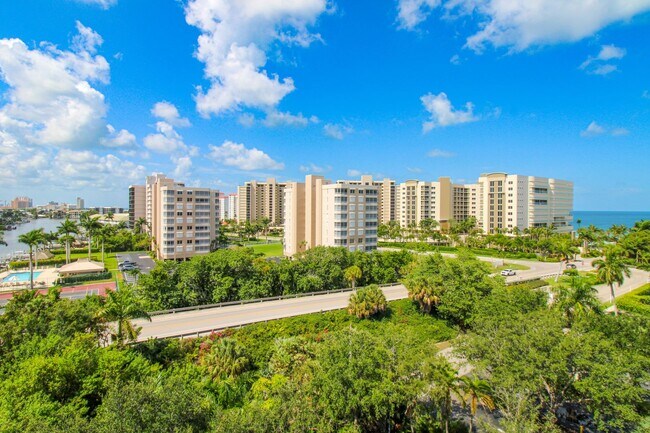 Building Photo - **VANDERBILT TOWERS**3BEDS/2BATHS**BAY VIEWS**WALK TO THE BEACH**
