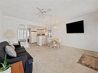 Foto del edificio - 1110 N Riverside Dr
