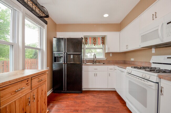 Foto del edificio - 812 Highland Ave