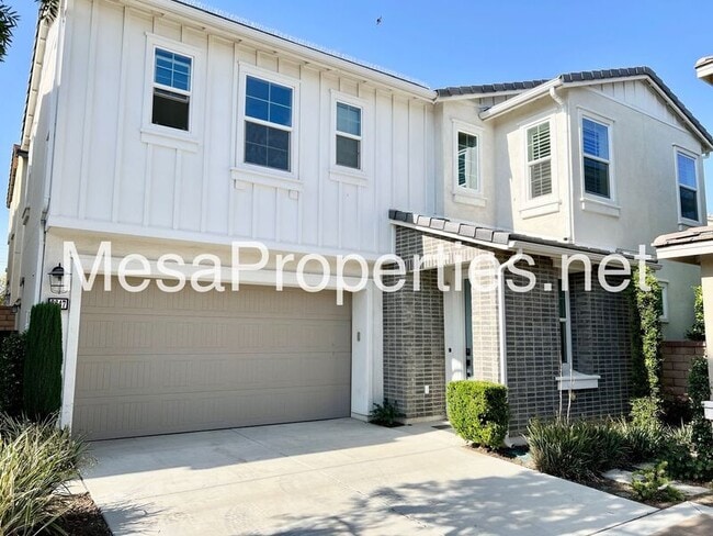 Building Photo - 3647 E Bright Paseo