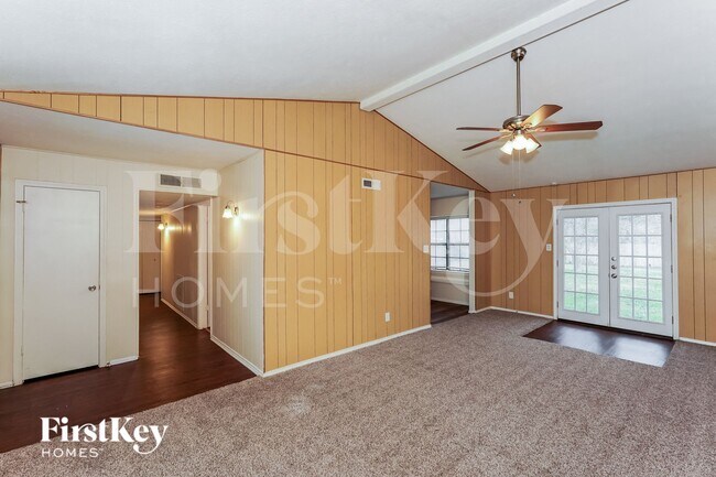 Foto del edificio - 4841 Trailwood Dr