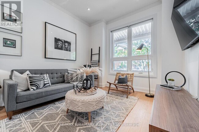 Building Photo - 145 Claremont St