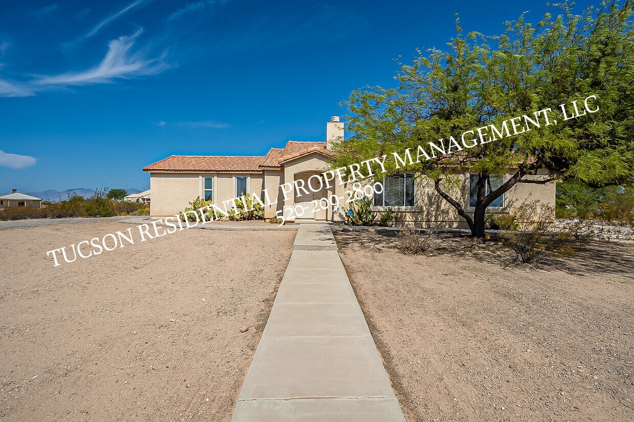 Primary Photo - 5891 E Farmridge Dr
