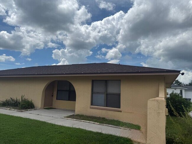 Foto del edificio - Duplex in Poinciana