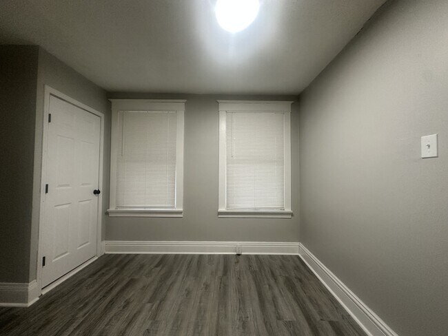 Foto del edificio - 6015 Emma Ave