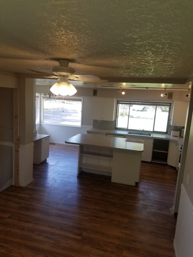 9200 SW Oak St, Tigard, OR 97223 House Rental in Tigard, OR