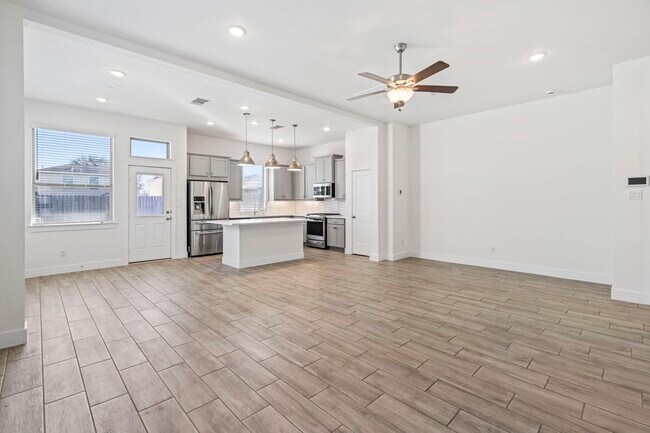 Foto del edificio - 7818 Starfish Arbor Dr