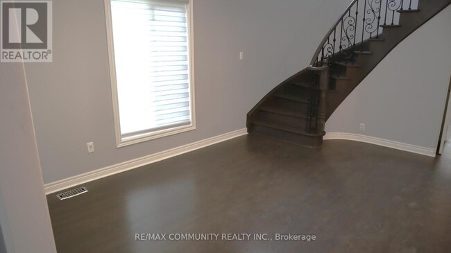 Building Photo - 66 Coolspring Cres