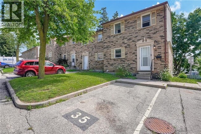 Building Photo - 175 Cedar St