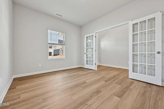 Building Photo - 528 Bridger Dr