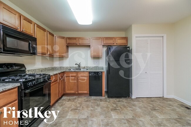 Building Photo - 125 S Orchard Dr