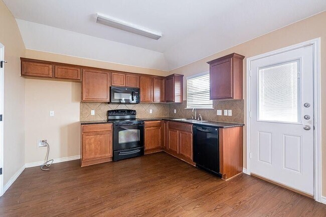 Foto del edificio - 13320 Pine Needle St