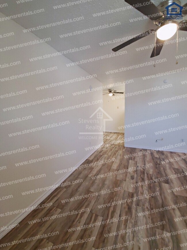 Foto del edificio - 2110 NW Lindy Ave