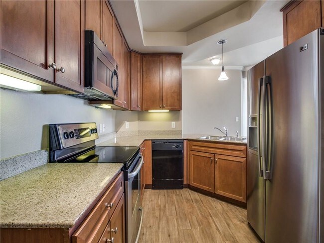 Foto del edificio - 330 E Las Colinas Blvd
