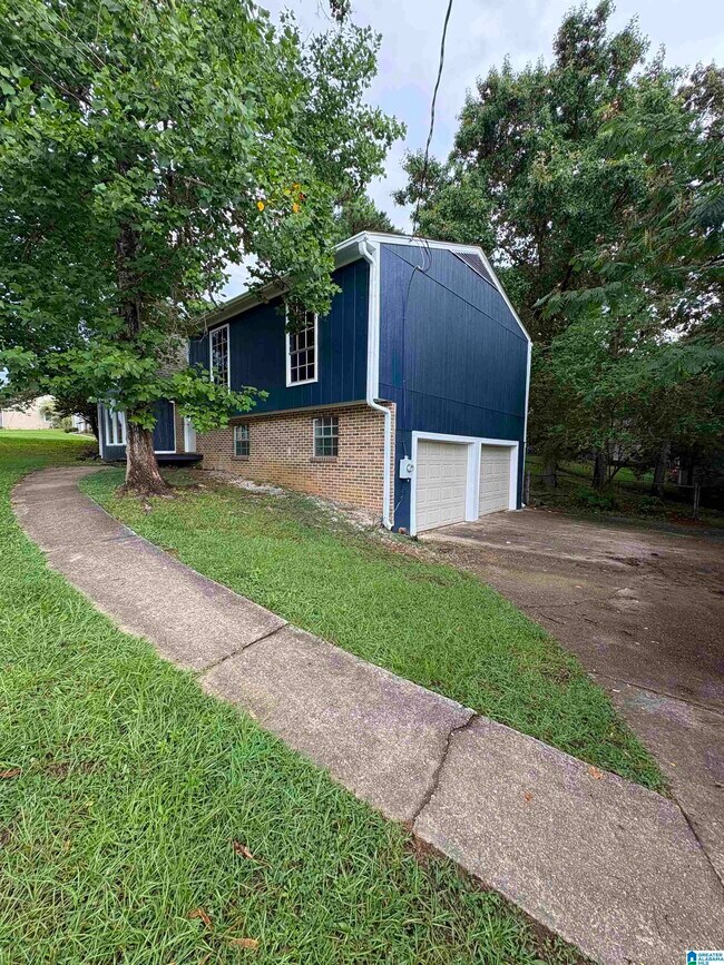 Building Photo - 324 Willow Glen Ct