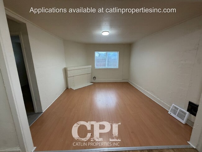 Building Photo - 323.5 15th Ave