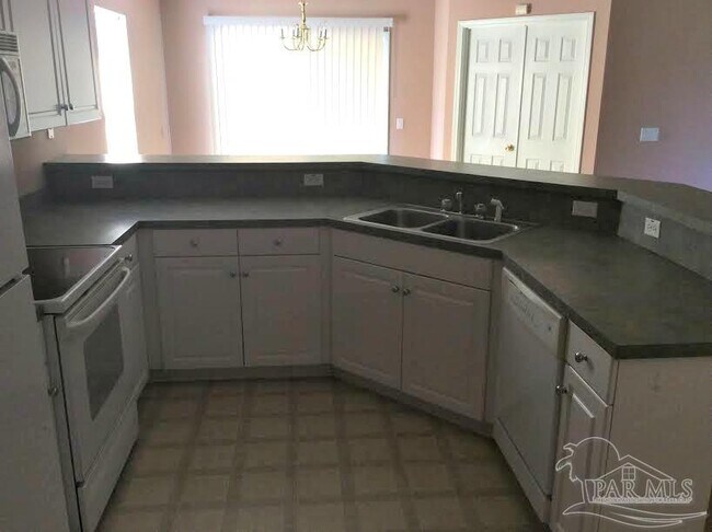Foto del edificio - 338 Mizzen Ln