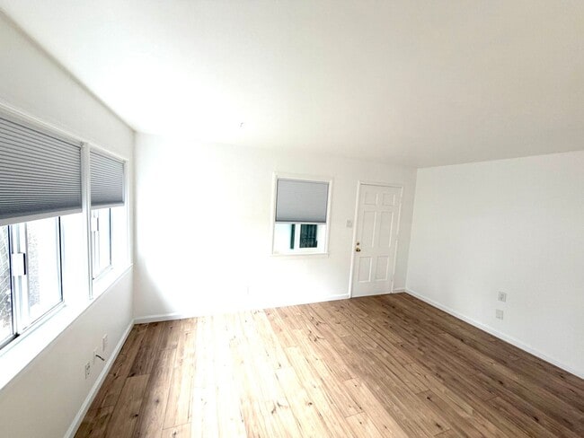 Building Photo - Private & Cozy Detached ADU in South Tahoe Park!