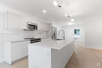 Building Photo - 2555 NE 193rd St