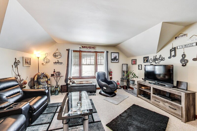 8225 W Hayes Ave, West Allis, WI 53219 Townhouse for Rent in West