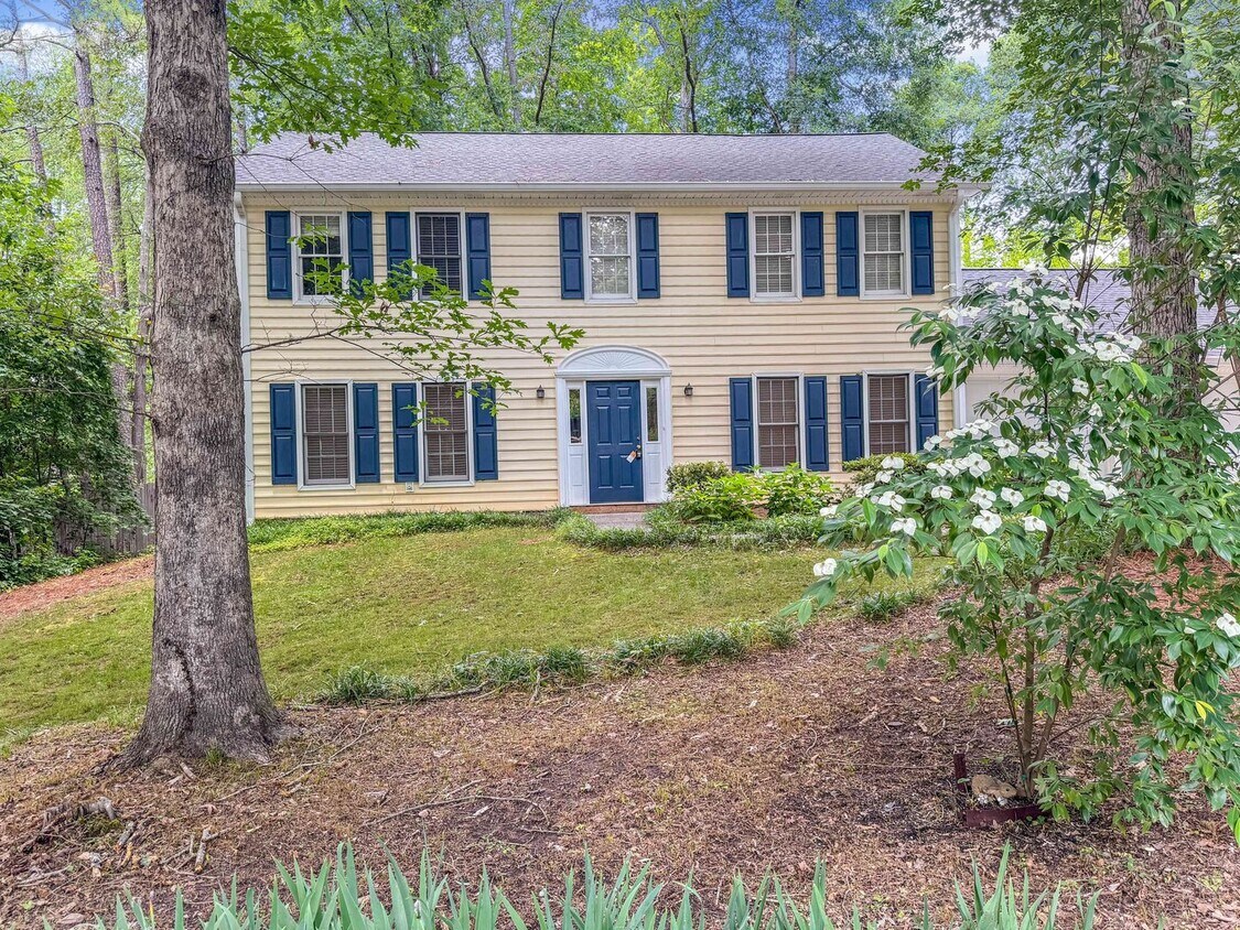 Foto principal - Renovated 4BR Home in Walton HS East Cobb