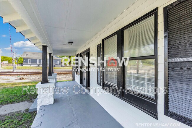 Building Photo - 1100 Rozelle St