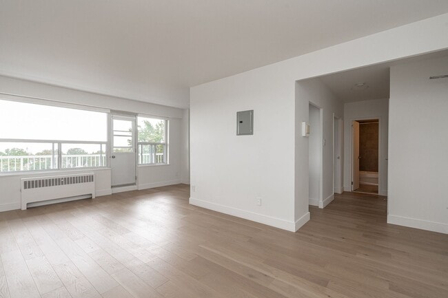 Photo du bâtiment - 99 Tyndall Ave