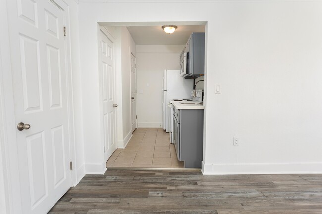 Foto del edificio - 6310 E McKinley Ave