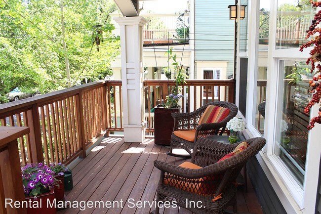 Foto del edificio - 2 br, 2 bath House - 2005 NE 13th Ave