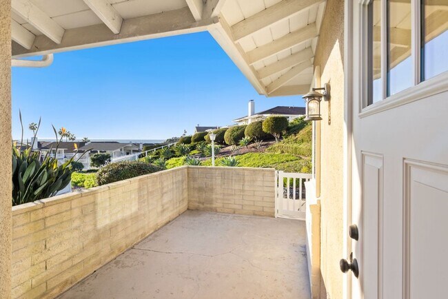 Foto del edificio - Stunning Ocean View Home in 55+ Colony Cove Community