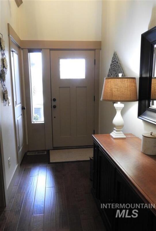 Foto del edificio - 2084 W Pine Ave