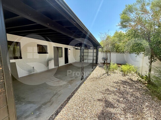 Foto del edificio - 1715 N Highland Ave