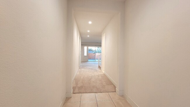 Foto del edificio - 2689 Tranquility St