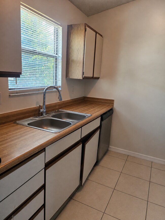 Foto del edificio - 5140 Indian Lakes Ct