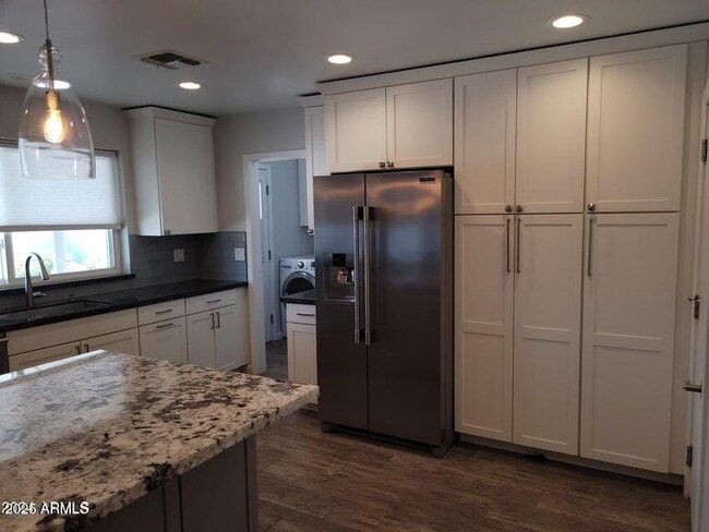 Building Photo - 2821 E Cortez St