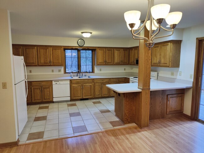 Cocina extragrande - 120 Hilly Oak Dr