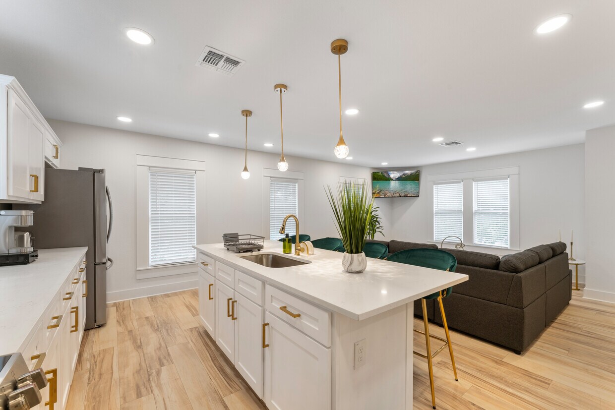 Foto principal - 120 E Magnolia Ave