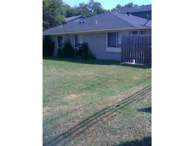 Building Photo - 8901 Tronewood Dr