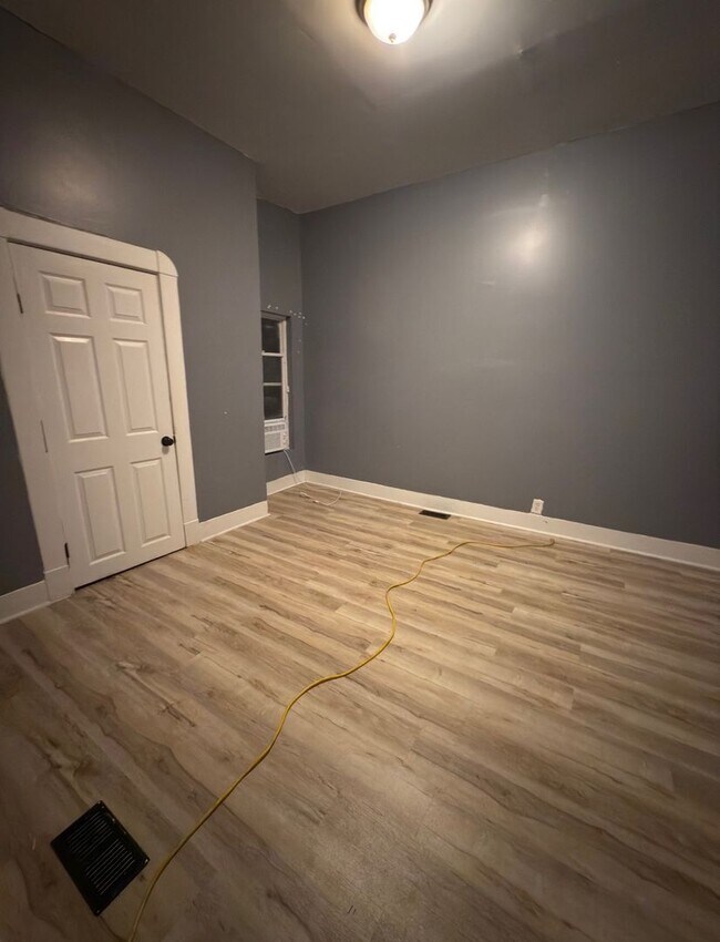 Foto del edificio - 2 Bed 1 Bath unit