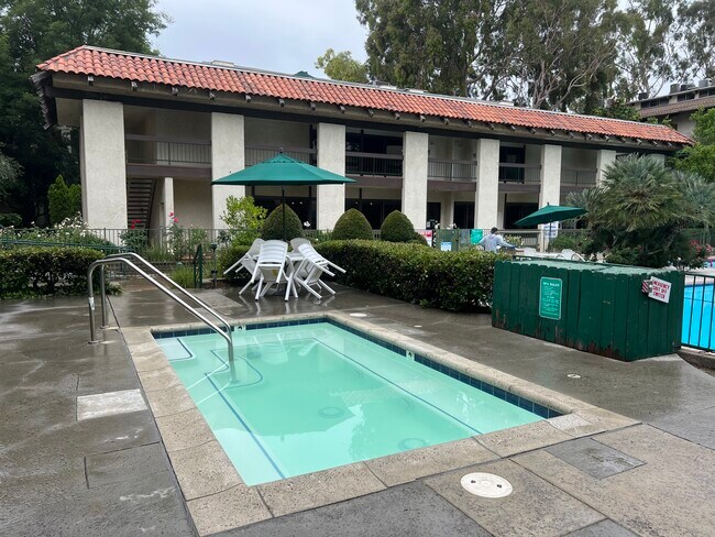 Jacuzi Spa - 5460 White Oak Ave