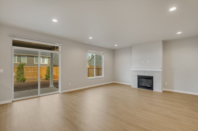 Building Photo - Brand New & Beautiful 2025 Holt Home !  Walking Trails, Common Areas!